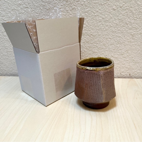 Ceramic Cup. Tea-Bowl Faceted, lined & salt fired. Browns. Second. - Picture 7 of 7